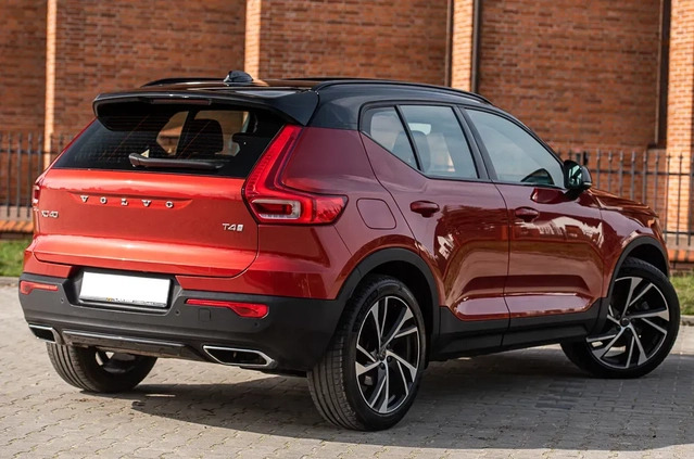 Volvo XC 40 cena 114600 przebieg: 150000, rok produkcji 2018 z Piotrków Trybunalski małe 631